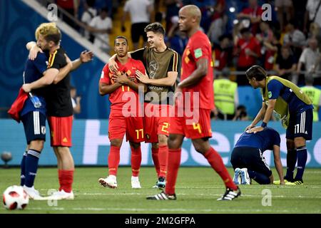 Youri Tielemans de Belgique et Leander Dendoncker de Belgique célèbrent après une partie de 16 match entre l'équipe nationale belge de football les Red Devils et le Japon à Rostov, en Russie, le lundi 02 juillet 2018. BELGA PHOTO DIRK WAEM Banque D'Images