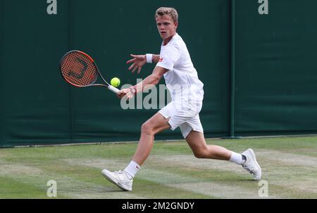 Belge Arnaud Bovy photographié en action lors d'un match de tennis entre Belge Arnaud Bovy et American Keenan Mayo, dans la première partie des garçons célibataires au tournoi de tennis Grand Chelem de Wimbledon 2018 au All England tennis Club, dans le sud-ouest de Londres, en Grande-Bretagne, le lundi 09 juillet 2018. BELGA PHOTO VIRGINIE LEFOUR Banque D'Images