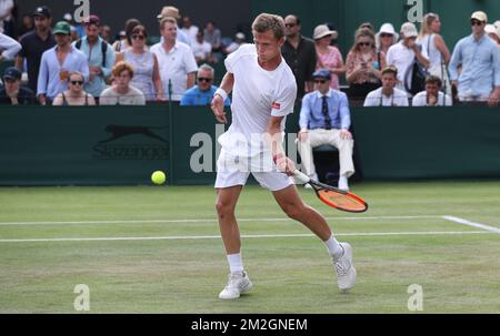 Belge Arnaud Bovy photographié en action lors d'un match de tennis entre Belge Arnaud Bovy et American Keenan Mayo, dans la première partie des garçons célibataires au tournoi de tennis Grand Chelem de Wimbledon 2018 au All England tennis Club, dans le sud-ouest de Londres, en Grande-Bretagne, le lundi 09 juillet 2018. BELGA PHOTO VIRGINIE LEFOUR Banque D'Images