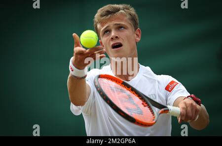 Belge Arnaud Bovy photographié en action lors d'un match de tennis entre Belge Arnaud Bovy et Français Harold Mayot, dans la deuxième ronde des garçons célibataires au tournoi de tennis grand slam de Wimbledon 2018 au All England tennis Club, dans le sud-ouest de Londres, en Grande-Bretagne, le mardi 10 juillet 2018. BELGA PHOTO VIRGINIE LEFOUR Banque D'Images