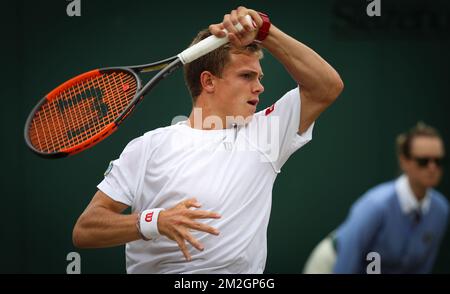 Belge Arnaud Bovy photographié en action lors d'un match de tennis entre Belge Arnaud Bovy et Français Harold Mayot, dans la deuxième ronde des garçons célibataires au tournoi de tennis grand slam de Wimbledon 2018 au All England tennis Club, dans le sud-ouest de Londres, en Grande-Bretagne, le mardi 10 juillet 2018. BELGA PHOTO VIRGINIE LEFOUR Banque D'Images
