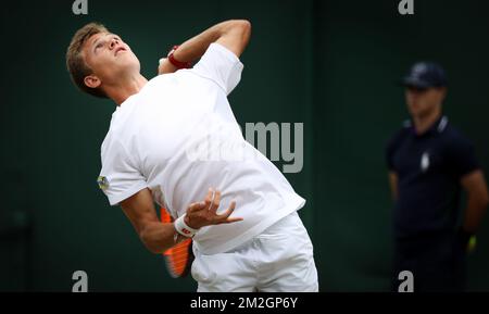 Belge Arnaud Bovy photographié en action lors d'un match de tennis entre Belge Arnaud Bovy et Français Harold Mayot, dans la deuxième ronde des garçons célibataires au tournoi de tennis grand slam de Wimbledon 2018 au All England tennis Club, dans le sud-ouest de Londres, en Grande-Bretagne, le mardi 10 juillet 2018. BELGA PHOTO VIRGINIE LEFOUR Banque D'Images