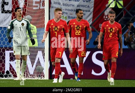 Le gardien de but belge Thibaut Courtois, Kevin de Bruyne, Nacer Chadli en Belgique et Toby Alderweireld en Belgique, photographiés après la France, ont marqué le but 1-0, lors du match semi-final entre l'équipe nationale française de football « les Bleus » et l'équipe nationale belge de football les Red Devils, à Saint-Pétersbourg, en Russie, le mardi 10 juillet 2018. BELGA PHOTO DIRK WAEM Banque D'Images