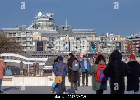 Hambourg, Allemagne. 10th décembre 2022. Vue sur l'Elbe à la maison d'édition de RTL-Deutschland à Baumwall. Credit: Markus Scholz/dpa/Picture Alliance/dpa | Markus Scholz/dpa/Alay Live News Banque D'Images