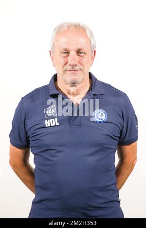 Herman de Landtsheer, analyste vidéo de Gent, pose pour le photographe lors de la séance photo de la saison 2018-2019 de l'équipe belge de football de première ligue KAA Gent, le lundi 16 juillet 2018 à Gent. BELGA PHOTO JAMES ARTHUR GEKIERE Banque D'Images