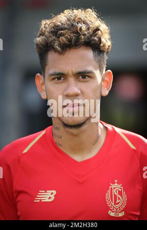 Le Junior Edmilson de Standard pose pour le photographe au tournage de la saison 2018-2019 de l'équipe belge de football de première ligue Standard de Liège, vendredi 20 juillet 2018 à Liège. BELGA PHOTO VIRGINIE LEFOUR Banque D'Images