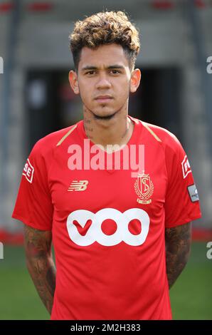 Le Junior Edmilson de Standard pose pour le photographe au tournage de la saison 2018-2019 de l'équipe belge de football de première ligue Standard de Liège, vendredi 20 juillet 2018 à Liège. BELGA PHOTO VIRGINIE LEFOUR Banque D'Images