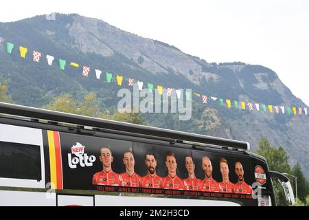 L'illustration montre les portraits des cavaliers du Lotto Soudal sur le bus Lotto-Soudal, au début de la phase 13th dans l'édition 105th de la course cycliste Tour de France, de Bourg d'Oisans à Valence (169,5 km), France, vendredi 20 juillet 2018. Le Tour de France de cette année se déroule de 7 juillet à 29 juillet. BELGA PHOTO DAVID STOCKMAN Banque D'Images