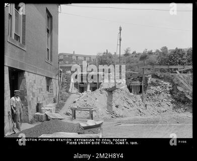 Distribution Department, Arlington Pumping Station, extension to coal pocket, piers under side track, Arlington, Mass., Jun. 3, 1918 , waterworks, pumping stations, construction sites Stock Photo