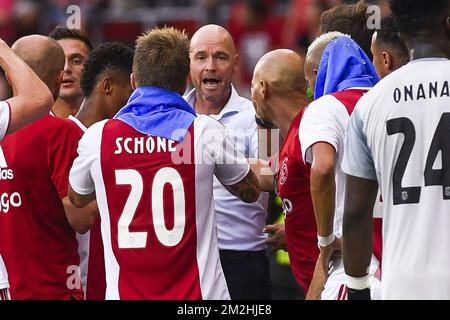 Erik Ten Hag, entraîneur en chef d'Ajax, photographié pendant le match de football entre le Standard belge de Liège et l'AFC néerlandaise Ajax Amsterdam, le mardi 07 août 2018 à Liège. Il s'agit de la première étape du troisième tour de qualification de la Ligue des champions de l'UEFA. BELGA PHOTO LAURIE DIEFFEMBACQ Banque D'Images