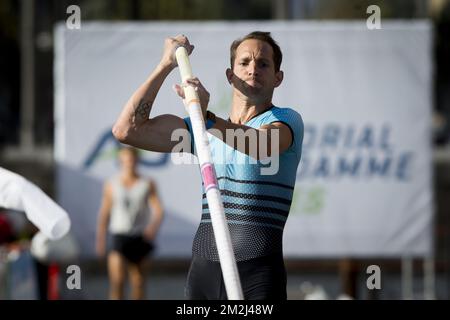 French Renaud Lavillenie photographiée en action lors de l'événement AG Insurance Urban Memorial Pole Vault, samedi 25 août 2018, à Anvers. BELGA PHOTO KRISTOF VAN ACCOM Banque D'Images