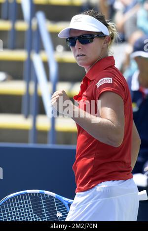 Belge Kirsten Flickens (WTA 57) célèbre lors d'un match de tennis contre l'américain Coco Vandeweghe (WTA 25), lors de la première partie des singles féminins au tournoi de tennis US Open Grand Chelem 118th, à Flushing Meadow, à New York City, USA, le mardi 28 août 2018. BELGA PHOTO YORICK JANSENS Banque D'Images