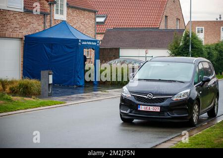 L'illustration montre le lieu d'un drame familial où une femme a tué ses trois enfants, à Varsenare, Jabbeke, le mercredi 29 août 2018. La police a arrêté la femme après avoir essayé de se suicider. BELGA PHOTO KURT DESPLENTER Banque D'Images