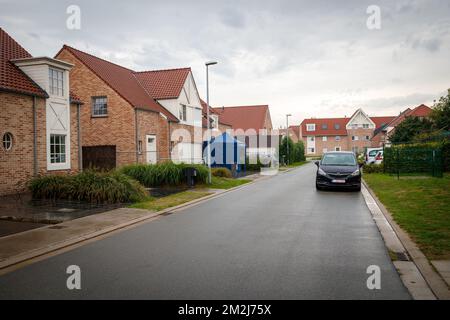 L'illustration montre le lieu d'un drame familial où une femme a tué ses trois enfants, à Varsenare, Jabbeke, le mercredi 29 août 2018. La police a arrêté la femme après avoir essayé de se suicider. BELGA PHOTO KURT DESPLENTER Banque D'Images