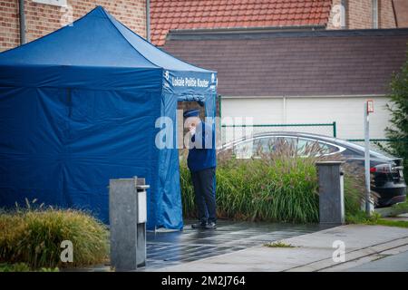 L'illustration montre le lieu d'un drame familial où une femme a tué ses trois enfants, à Varsenare, Jabbeke, le mercredi 29 août 2018. La police a arrêté la femme après avoir essayé de se suicider. BELGA PHOTO KURT DESPLENTER Banque D'Images