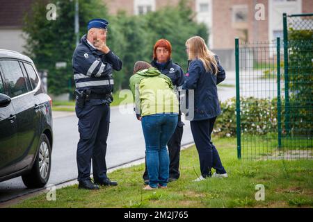 L'illustration montre le lieu d'un drame familial où une femme a tué ses trois enfants, à Varsenare, Jabbeke, le mercredi 29 août 2018. La police a arrêté la femme après avoir essayé de se suicider. BELGA PHOTO KURT DESPLENTER Banque D'Images