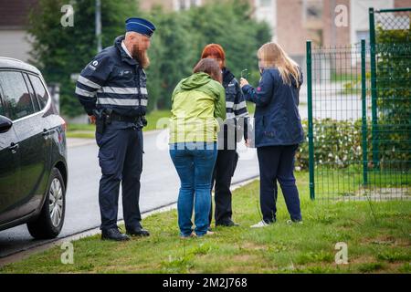 L'illustration montre le lieu d'un drame familial où une femme a tué ses trois enfants, à Varsenare, Jabbeke, le mercredi 29 août 2018. La police a arrêté la femme après avoir essayé de se suicider. BELGA PHOTO KURT DESPLENTER Banque D'Images