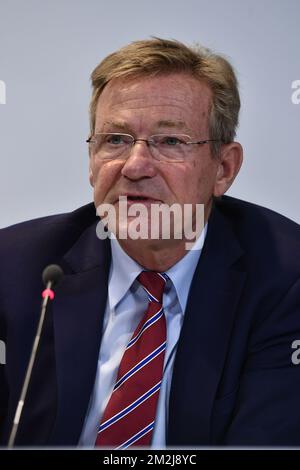 Le ministre des Finances Johan Van Overtveldt en photo lors d'une conférence de presse faisant suite à la réunion du Conseil du ministre du gouvernement fédéral à Bruxelles, le vendredi 31 août 2018. BELGA PHOTO ERIC LALMAND Banque D'Images