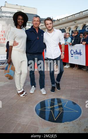 L'actrice française Fatou n'Diaye, le réalisateur Koen Mortier et l'acteur Vincent Rottiers photographiés lors de la soirée d'ouverture de l'édition 12th du festival du film d'Ostende, vendredi 07 septembre 2018. BELGA PHOTO KURT DESPLENTER Banque D'Images