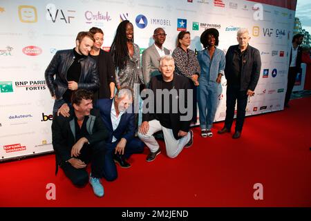 Le film 'Engel' avec l'écrivain Dimitri Verhulst (bas L), l'actrice Fatou n'Diaye (2R) et le réalisateur Koen Mortier (bas 2L) photographiés à la nuit d'ouverture de l'édition 12th du festival du film d'Ostende, vendredi 07 septembre 2018. BELGA PHOTO KURT DESPLENTER Banque D'Images