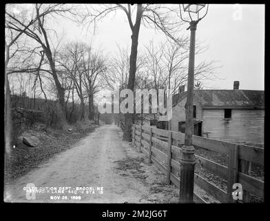 Distribution Department, Southern High Service Pipe Line, Section 19, station 15, Reservoir Lane, Brookline, Mass., Nov. 26, 1898 , waterworks, aqueducts, roadways Stock Photo