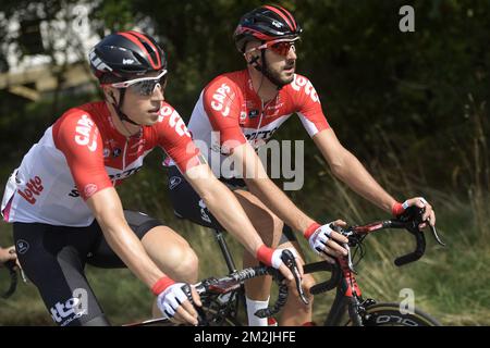 Jens Keukeleire Belge de Lotto Soudal et Jelle Vanendert Belge de Lotto Soudal photographiés en action lors de l'édition 59th du Grand Prix de Wallonie (205,9km) de Blegny à la Citadelle de Namur, à Namur, le mercredi 12 septembre 2018. BELGA PHOTO YORICK JANSENS Banque D'Images
