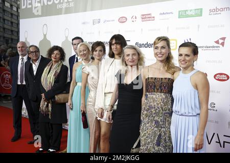 L'équipe de Tabula Rasa photographiée lors de la cérémonie de remise des prix du film flamand des ensors le jour de clôture de l'édition 12th du festival du film d'Ostende, samedi 15 septembre 2018. BELGA PHOTO NICOLAS MATERLINCK Banque D'Images