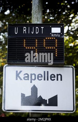 L'illustration montre le nom de la municipalité de Kapellen sur un panneau routier, jeudi 20 septembre 2018. BELGA PHOTO KRISTOF VAN ACCOM Banque D'Images