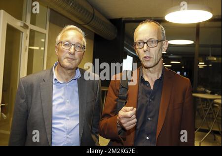 Gent Alderman Rudy Coddens et Gent Alderman Filip Watteeuw parlent à la presse après les négociations pour une nouvelle coalition à Gand, après les élections locales et provinciales de dimanche en Belgique, mardi 16 octobre 2018 à Gand. BELGA PHOTO NICOLAS MATERLINCK Banque D'Images