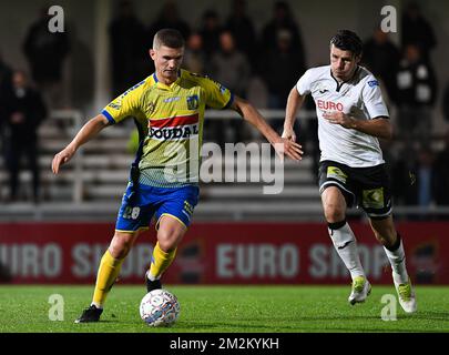 Roeselare's Guy Dufour and Roeselare's Stijn De Smet pictured in action during a soccer game between KSV Roeselare and KVC Westerlo, Wednesday 31 October 2018 in Roeselare, a postponed game of the tenth day of the 'Proximus League' 1B division of the Belgian soccer championship. BELGA PHOTO DAVID CATRY Stock Photo
