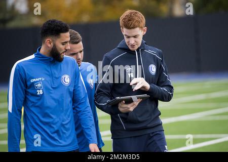 Dylan Bronn de Gent, Nicolas Raskin de Gent et Youri Geurkink photographiés lors d'une session d'entraînement de l'équipe belge de football KAA Gent, mardi 06 novembre 2018, à Gent. BELGA PHOTO JASPER JACOBS Banque D'Images