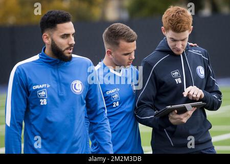 Dylan Bronn de Gent, Nicolas Raskin de Gent et Youri Geurkink photographiés lors d'une session d'entraînement de l'équipe belge de football KAA Gent, mardi 06 novembre 2018, à Gent. BELGA PHOTO JASPER JACOBS Banque D'Images