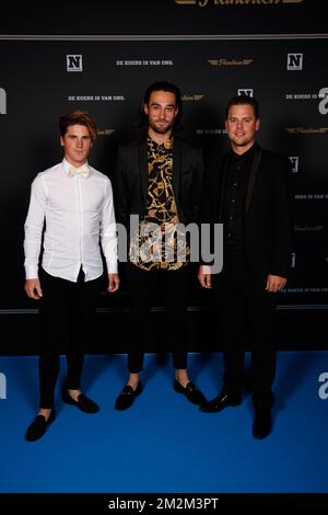 Belge Guillaume Van Keirsbulck de Wanty-Groupe Gobert, belge Tom Devriendt de Wanty-Groupe Gobert et BMC Racing Team directeur sportif Klaas Lodewyck photographié lors de la cérémonie de remise des prix 'Gala van de Flandrien 2018' pour le meilleur cycliste belge de la saison 2018, organisée par le journal 'Het Nieuwsblad', mardi 06 novembre 2018 À Oostende. BELGA PHOTO KURT DESPLENTER Banque D'Images