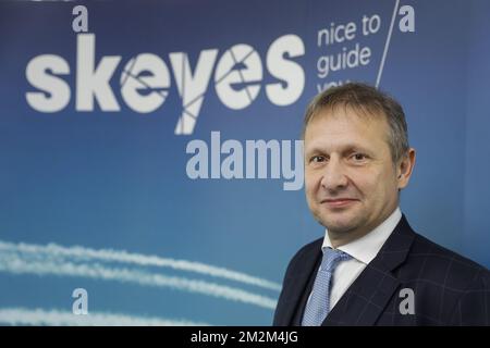 Johan Decuyper, PDG de Belgocontrol, pose avec le logo 'keyess', le nouveau nom de l'organisation de contrôle de la circulation aérienne Belgocontrol, mercredi 07 novembre 2018 à Steenokkerzeel. BELGA PHOTO THIERRY ROGE Banque D'Images