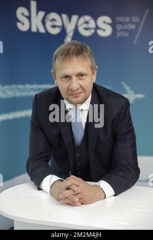 Johan Decuyper, PDG de Belgocontrol, pose avec le logo 'keyess', le nouveau nom de l'organisation de contrôle de la circulation aérienne Belgocontrol, mercredi 07 novembre 2018 à Steenokkerzeel. BELGA PHOTO THIERRY ROGE Banque D'Images