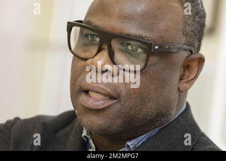 Basile Boli photographié lors de la huitième édition du prix Raymond Goethals, pour l'entraîneur dont le style était le plus proche du style de Raymond Goethals, lundi 03 décembre 2018, à Bruxelles. BELGA PHOTO THIERRY ROGE Banque D'Images