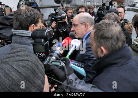 Le ministre de la Justice, Koen Geens, s'entretient avec la presse à l'approche d'une réunion du conseil des ministres du gouvernement fédéral à Bruxelles, le vendredi 07 décembre 2018. BELGA PHOTO NILS VANCRAEYNEST Banque D'Images