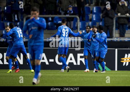Les joueurs de Genk fêtent après avoir marqué lors d'un match de l'équipe belge de football KRC Racing Genk contre le Norwegian Sarpsborg 08 FF, à Genk, le jeudi 13 décembre 2018, le sixième jour de l'étape du groupe Europa League dans le groupe I. BELGA PHOTO JASPER JACOBS Banque D'Images