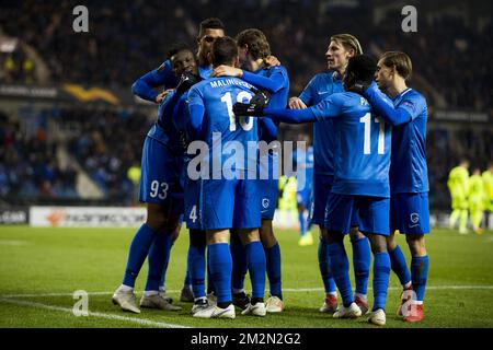 Les joueurs de Genk et Joseph Aidoo de Genk fêtent après avoir marqué lors d'une partie de l'équipe belge de football KRC Racing Genk contre Norwegian Sarpsborg 08 FF, à Genk, jeudi 13 décembre 2018, le sixième jour de l'étape du groupe Europa League dans le groupe I. BELGA PHOTO JASPER JACOBS Banque D'Images