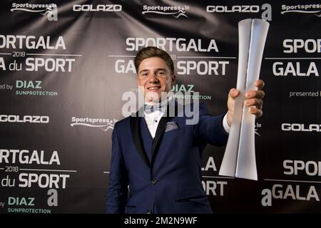 Belge Remco Evenepoel pose pour le photographe après avoir remporté la soirée de gala pour le sport des femmes et des hommes de l'année 2018, samedi 22 décembre 2018, à Bruxelles. BELGA PHOTO LAURIE DIEFFEMBACQ-JASPER JACOBS-GREGORY VAN GANSEN-PHILIPPE CROCHET Banque D'Images