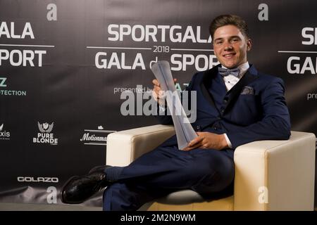 Belge Remco Evenepoel pose pour le photographe après avoir remporté la soirée de gala pour le sport des femmes et des hommes de l'année 2018, samedi 22 décembre 2018, à Bruxelles. BELGA PHOTO LAURIE DIEFFEMBACQ-JASPER JACOBS-GREGORY VAN GANSEN-PHILIPPE CROCHET Banque D'Images