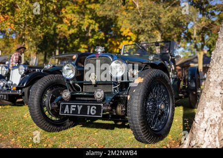 1934 Alvis Silver Eagle Special ‘AFY 16’ exposé au Scramble d’octobre qui s’est tenu au Bicester Heritage Centre le 9th octobre 2022. Banque D'Images