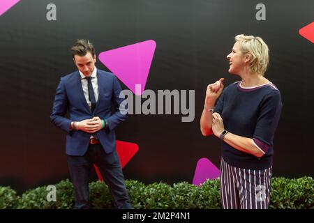 L'acteur Guga Baul et l'actrice Tine Embrechts photographiés sur le tapis rouge, avant l'enregistrement du spectacle '30 jaar VTM' à l'occasion du 30th anniversaire de la chaîne commerciale flamande VTM, mercredi 23 janvier 2019 à Puurs. Sur 1 février 1989, le "Vlaamse Televisie Maatschappij" a été lancé. BELGA PHOTO JAMES ARTHUR GEKIERE Banque D'Images