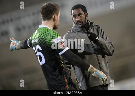 Laurent Henkinet, gardien de but d'OHL, et Barry Boubacar Copa, entraîneur de gardien d'OHL, photographiés après un match de football entre Lommel SK et OHL Oud-Heverlee - Louvain, dimanche 27 janvier 2019 à Lommel, le 23rd jour de la division Proximus League 1B du championnat belge de football. BELGA PHOTO YORICK JANSENS Banque D'Images