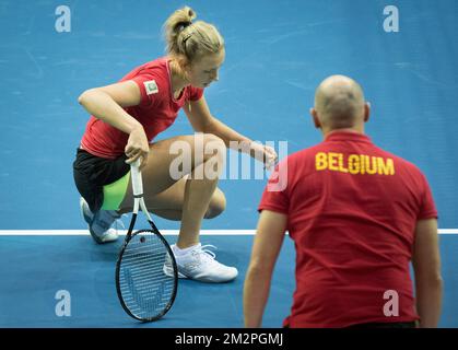 Elise Mertens Belge photographié après un match de tennis entre Elise Mertens Belge et Alize Cornet Français, le deuxième caoutchouc de la rencontre de tennis de la Fed Cup entre la Belgique et la France, les quarts de finale du Groupe mondial, samedi 09 février 2019 à Liège. BELGA PHOTO BENOIT DOPPAGNE Banque D'Images