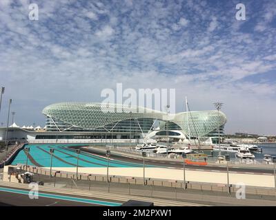 L'illustration montre l'hôtel YAS au circuit de course Yas Marina à Abu Dhabi, avant la course cycliste « UAE Tour » 2019 à Abu Dhabi, aux Émirats arabes Unis, le vendredi 22 février 2019. L'édition de cette année aura lieu du 24 février au 2 mars. BELGA PHOTO ANN BRAECKMAN FRANCE Banque D'Images