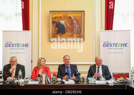 Benoit Legros, Laurence Genot, le sénateur Alain Destexhe et André-Pierre Puget photographiés lors d'une conférence de presse pour annoncer que Destexhe quitte son parti, MR libéraux francophones pour créer son propre parti appelé - LISTES DESTEXHE à Bruxelles et en Wallonie, en prévision des élections fédérales de mai prochain en Belgique, le mercredi 20 février 2019. BELGA PHOTO PAUL-HENRI VERLOOY Banque D'Images
