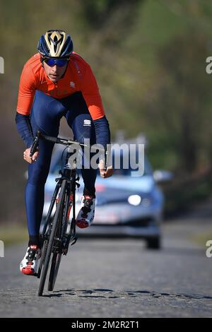 Dylan Belge Teuns of Bahrain-Merida photographié en action lors de la reconnaissance de la piste de l'édition 74th de la course cycliste d'une journée Omloop Het Nieuwsblad, mercredi 27 février 2019. BELGA PHOTO DAVID STOCKMAN Banque D'Images