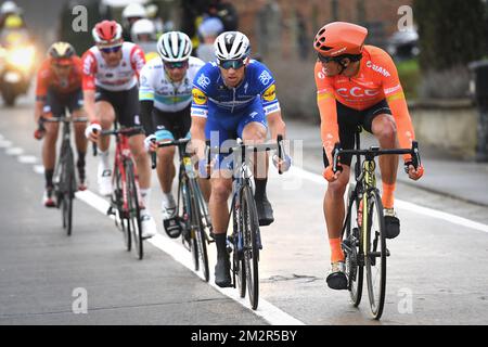 Belge Tim Wellens de Lotto Soudal, Kazakh Alexey Lutsenko de Astana Pro Team, Tchèque Zdenek Stybar de Deceuninck - Quick-Step et Belge Greg Van Avermaet de CCC Team photographié en action lors de la course masculine de l'édition 74th de la course cycliste d'une journée 'Omloop Het Nieuwsblad', 200km de Merelbeke à Ninove, samedi 02 mars 2019. BELGA PHOTO DAVID STOCKMAN Banque D'Images