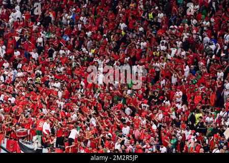 Doha, Qatar. 10th décembre 2022. Al Thumama Stadium Morocco fans pendant le match entre le Maroc et le Portugal, valable pour la coupe du monde quarterfinales, tenue au stade Al Thumama à Doha, Qatar. (Marcio Machado/SPP) crédit: SPP Sport presse photo. /Alamy Live News Banque D'Images